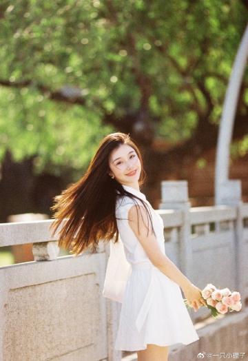 AI短剧首发《压抑的主妇》
